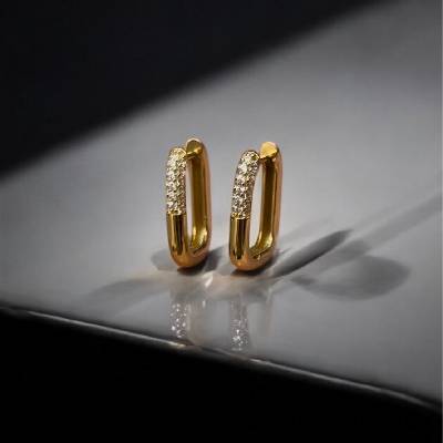 Taşlı Dikdörtgen Küpe